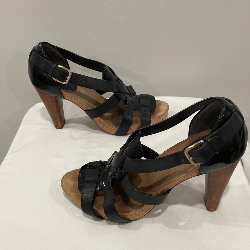 Cole Haan Black/Tan Heels 8.5